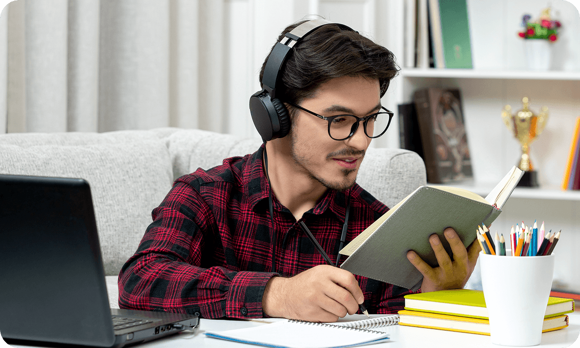 ОБИРАЄ ОНЛАЙН